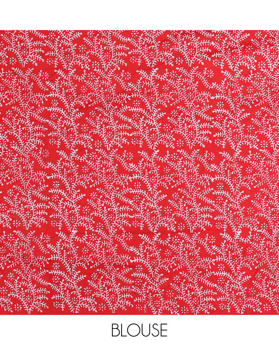 Cream South Cotton Saree, Elevated with Kalamkari-Style Figurine Motifs, Block Printed on  Its Body, Highlighted by Temple Printed Border, Comes with a Matching Blouse, and a Captivating Contrast Floral Vine Printed Blouse