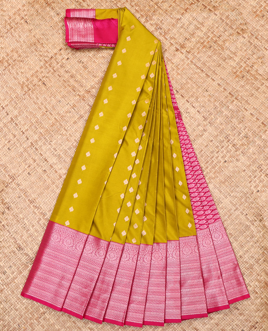 Green Budget Silk Saree, Graced with Zari Buttas, Complemented by a Contrast Traditional Zari Border, Grand Pallu, and a Contrast Blouse