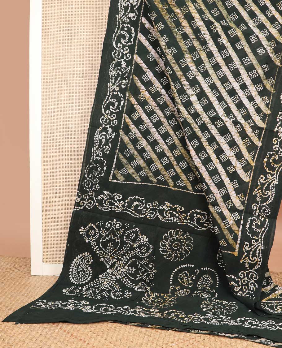 Green batik-style printed sungudi cotton saree, batik printed border, and  batik printed pallu