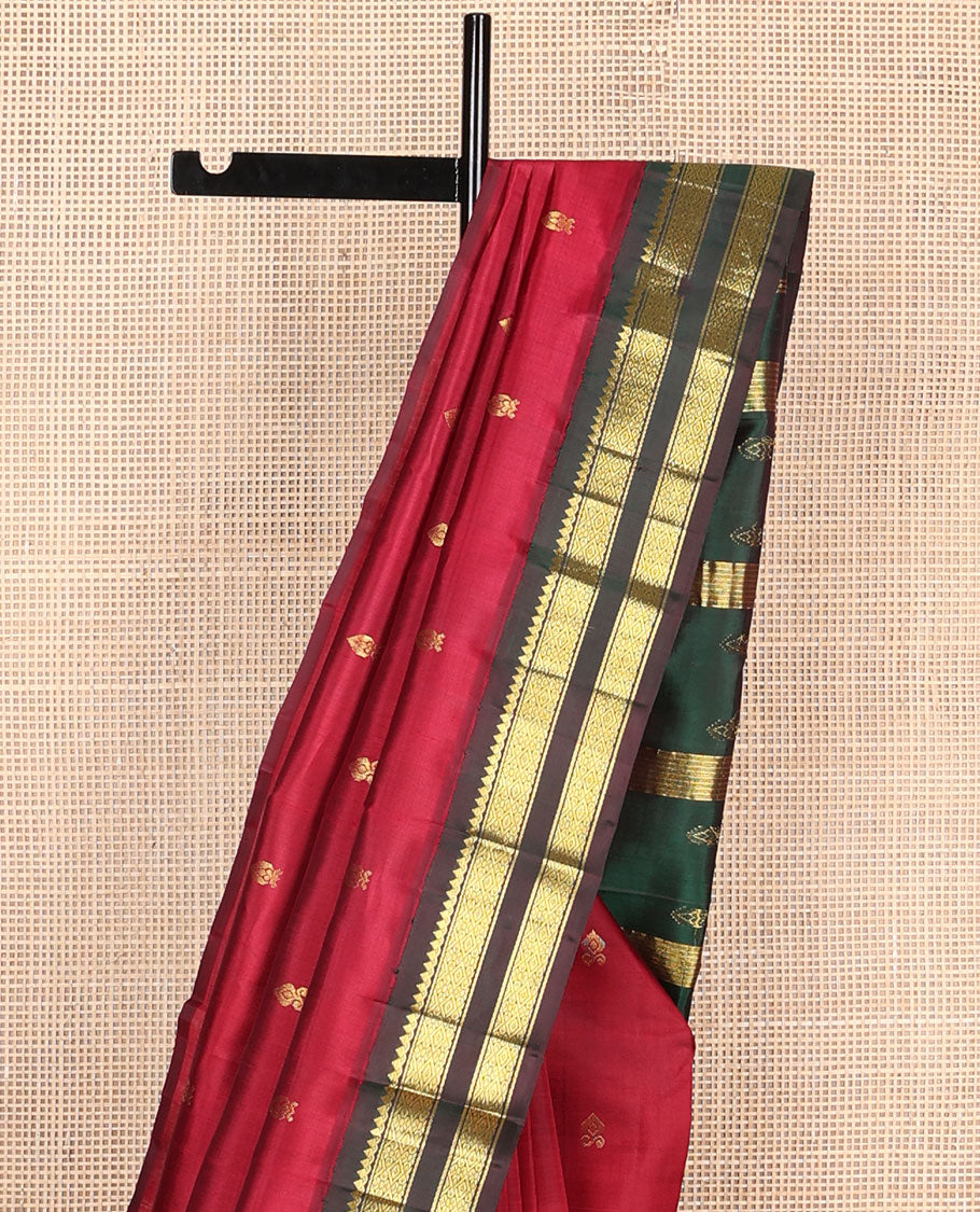 Maroon zari buttas Kanchipuram silksaree, contrast one-sided korvai border of thilakam mokku & jaal design & zari design pallu