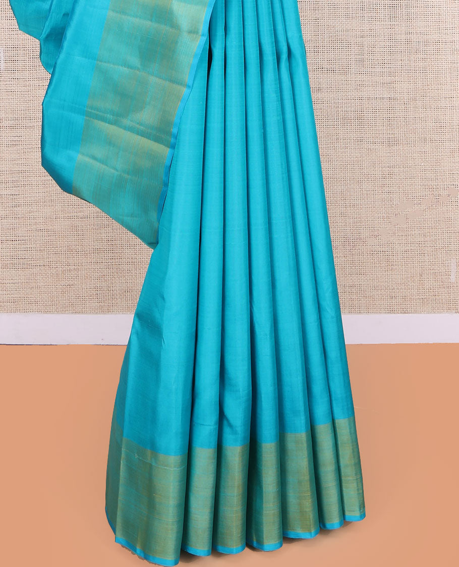 Blue Kanchipuram Silk Saree, Woven with Buttas, a Contrast Zari Buttas Border, Zari Design Pallu, and a Contrast Blouse