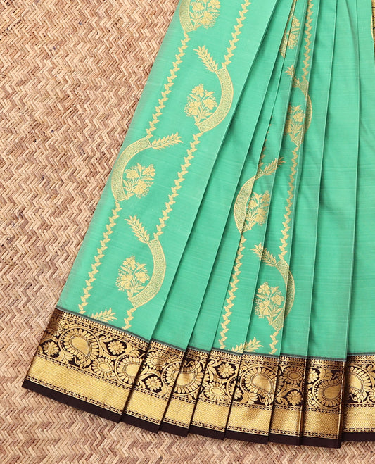 Green Budget Silk Saree, Graced with Zari Designs, Complemented by a Contrast Traditional Zari Border, Intricate Pallu, and a Contrast Blouse