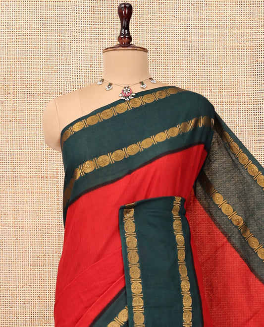 Red Plain Sungudi Cotton Saree, Complemented by Contrast Rettai Pettu Rudraksham Border, Striped Pallu, and a Contrast Blouse