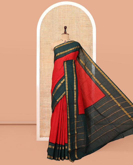 Red Plain Sungudi Cotton Saree, Complemented by Contrast Rettai Pettu Rudraksham Border, Striped Pallu, and a Contrast Blouse