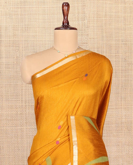 Mustard Matka Silk Saree, Adorned with Meena Buttas and Jamdani Floral Design On Its Body, Subtle Piping Border, Pallu Features Jamdani Floral Weave, and Paired with a Contrast Blouse