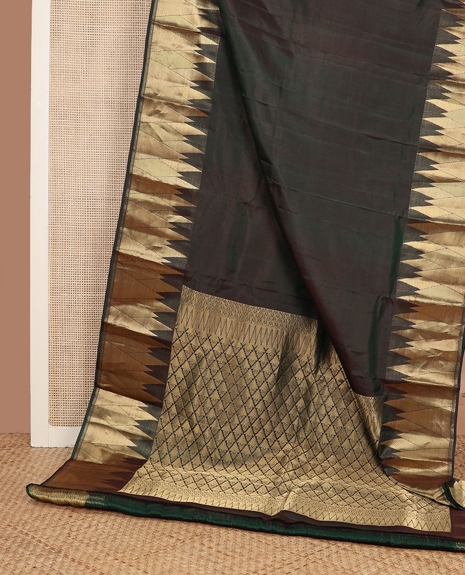 Black plain Kanchipuram silk saree, zari thazampoo rekku border & jaal pallu