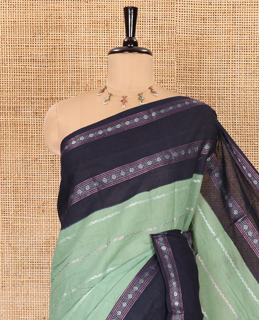 Green veldhari striped sungudi cotton saree, contrast traditional design and rettai pettu border, veldhari striped pallu, and contrast zari design blouse