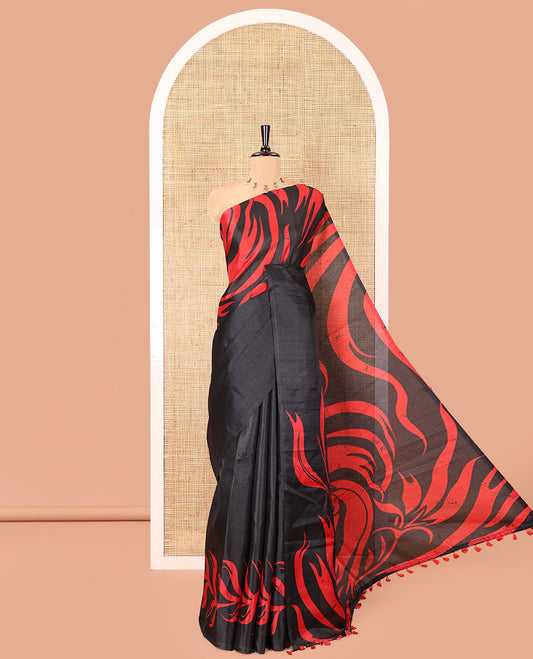 Borderless Black Khadi Cotton Saree, Adorned with Batik-Style Vines Print, a Subtle Pallu, and a Matching Blouse