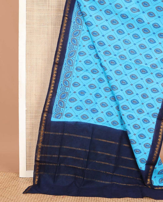 Blue butta enclosed jaal Sungudi cotton saree, contrast temple design border & pallu of stripes