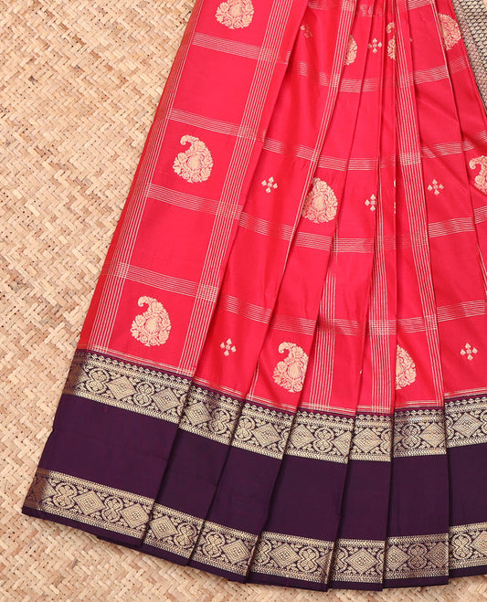 Red Budget Silk Saree, Richly Detailed with Paisley Butta Enclosed Checks, Complemented by a Contrast Traditional Rettai Pettu Border, Grand Pallu, and Contrast Blouse