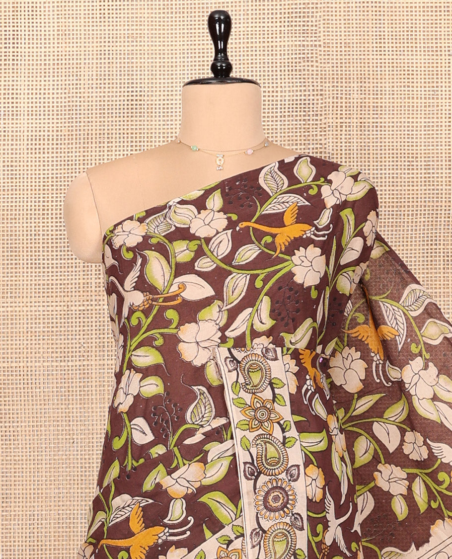 Brown Kalamkari Cotton Saree, Dazzled with Floral Vine Print, Contrast Paisley Printed Border, Contrast Pallu of Fauna Motifs, and a Contrast Blouse