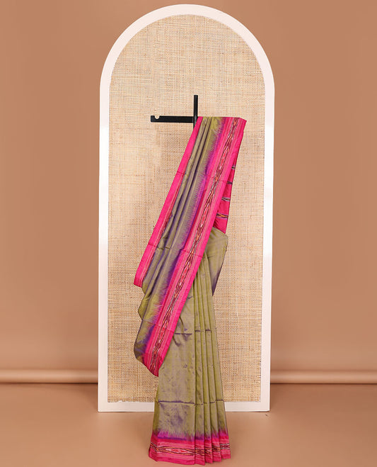 Green plain ikkat saree, contrast ikkat border & pallu of ikkat design