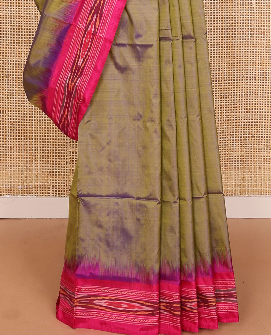 Green plain ikkat saree, contrast ikkat border & pallu of ikkat design
