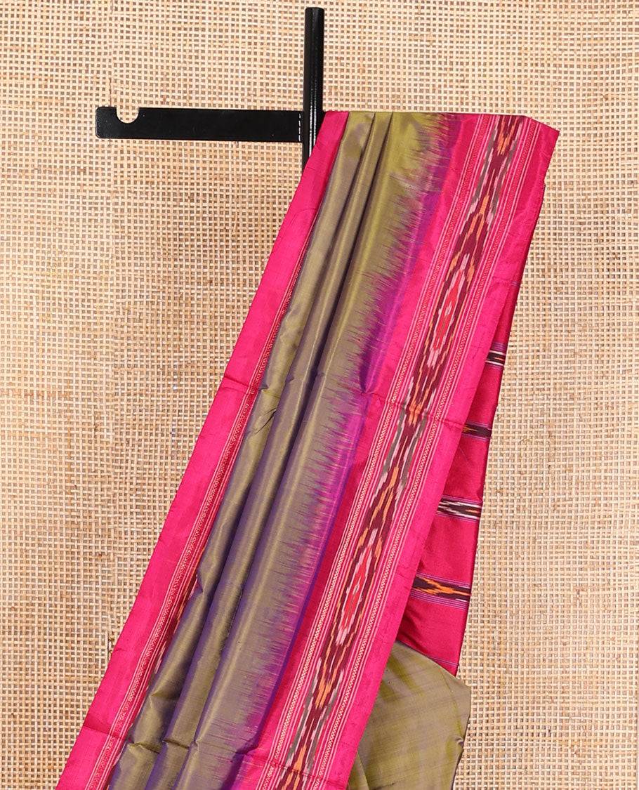 Green plain ikkat saree, contrast ikkat border & pallu of ikkat design