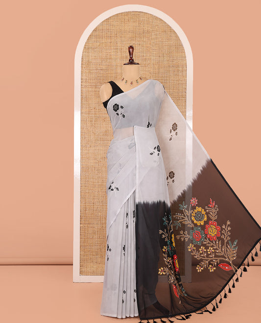 Borderless Grey-Black Georgette Saree, Adorned with Floral Motifs, Contrast Floral Printed Mirrorwork Pallu, and a Contrast Designer Blouse