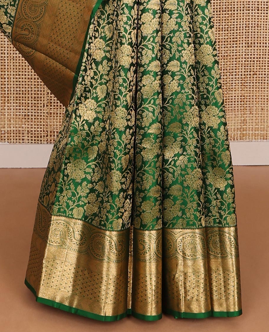 Green jacquard kanchipuram wedding silk saree, zari border of geometric patterns & jaal pallu