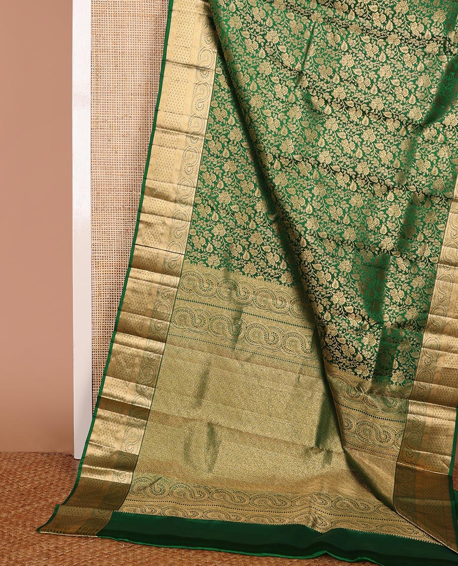 Green jacquard kanchipuram wedding silk saree, zari border of geometric patterns & jaal pallu