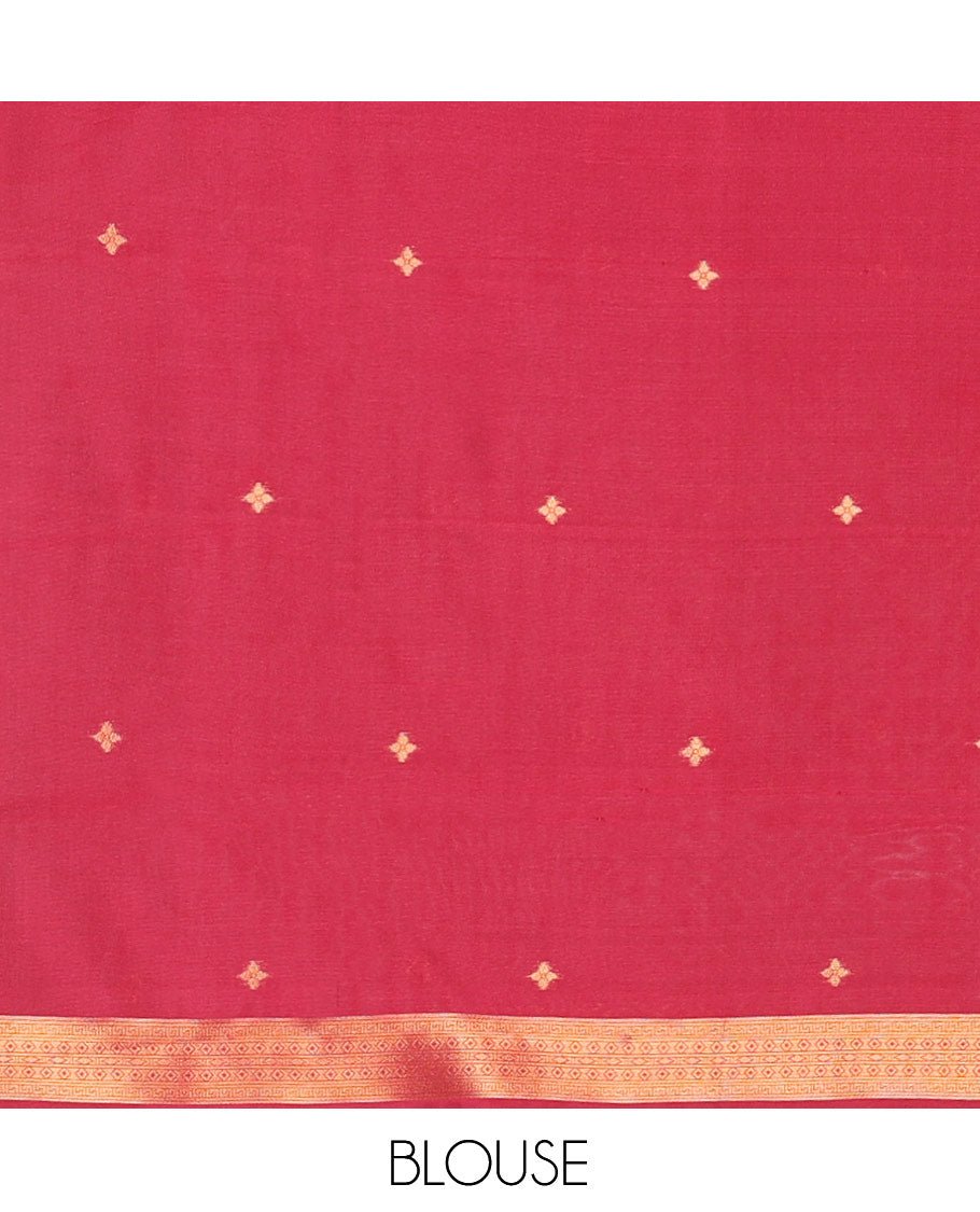 Green Art Kanchi Silk Saree, Adorned with Vaira Oosi and Zari Buttas, a Traditional Zari Border, Contrast Jaal Pallu, and a Contrast Blouse