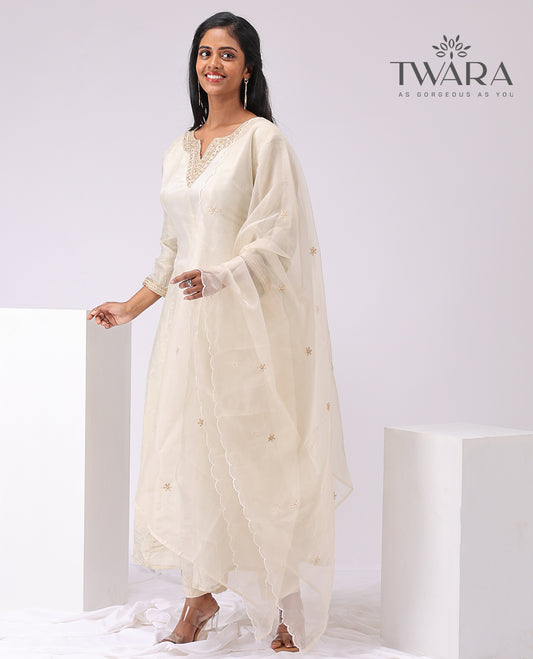 Twara cream floral embroidered v neck, 3/4 th sleeve , below knee lenght with straight pant & scallop border dupatta