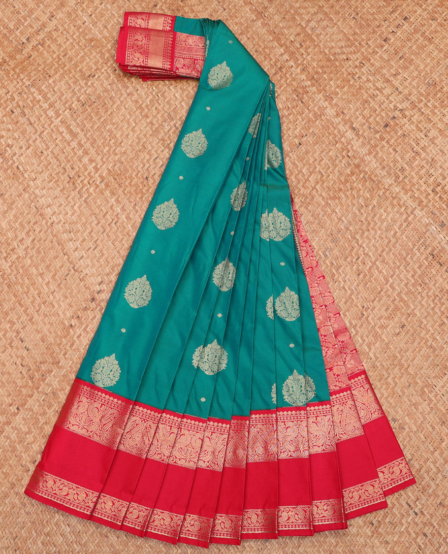 Green Budget Silk Saree, Adorned with Zari Buttas, Complemented by a Contrast Traditional Rettai Pettu Border, Grand Pallu, and a Contrast Blouse