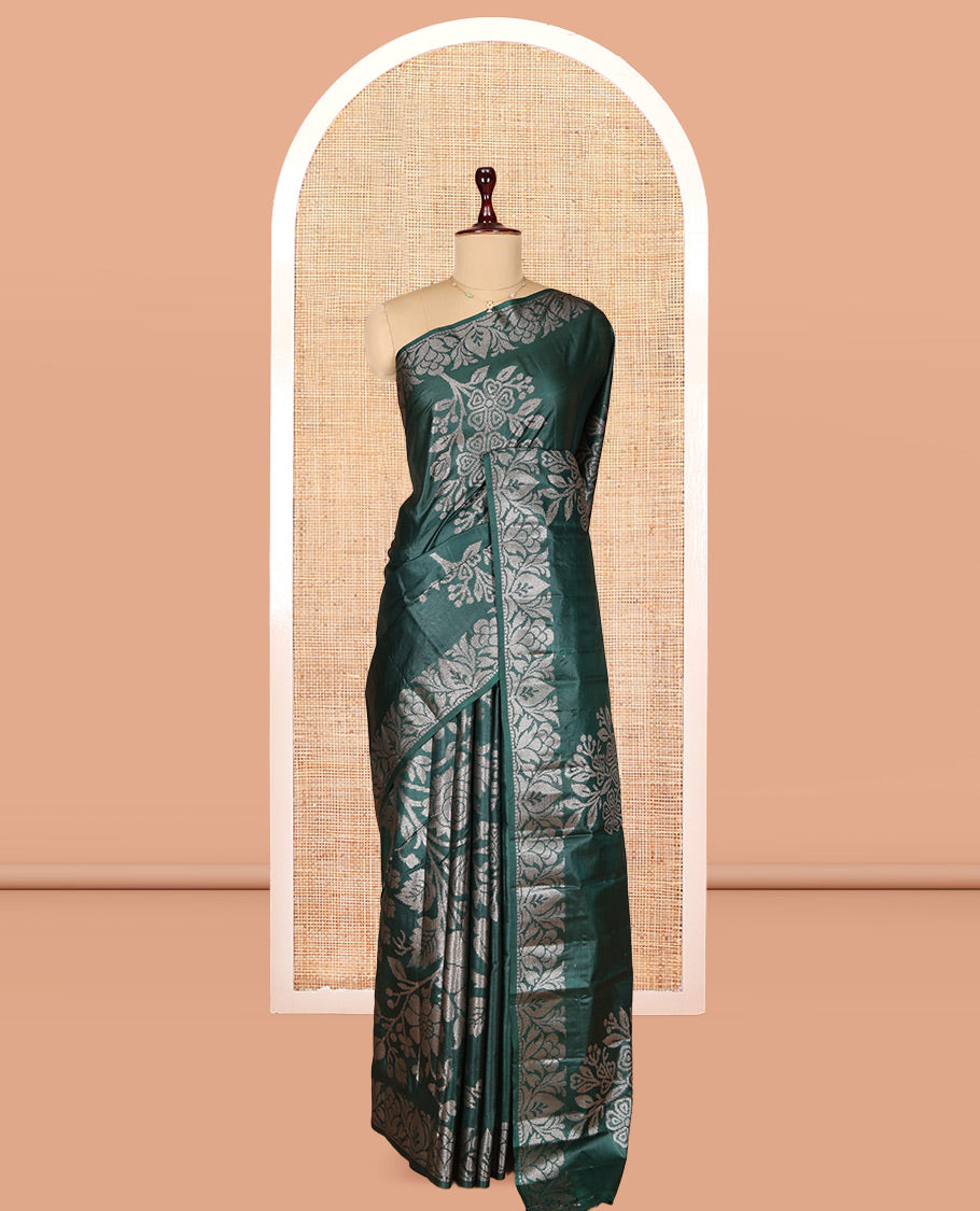 Green Tusser Silk Saree, Delicately Woven with Floral Design, a Zari Border, Floral Pallu, and a Matching Blouse