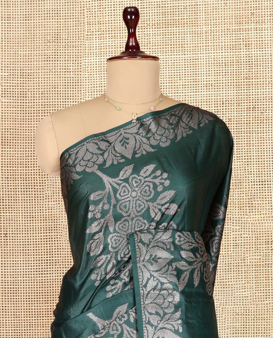 Green Tusser Silk Saree, Delicately Woven with Floral Design, a Zari Border, Floral Pallu, and a Matching Blouse