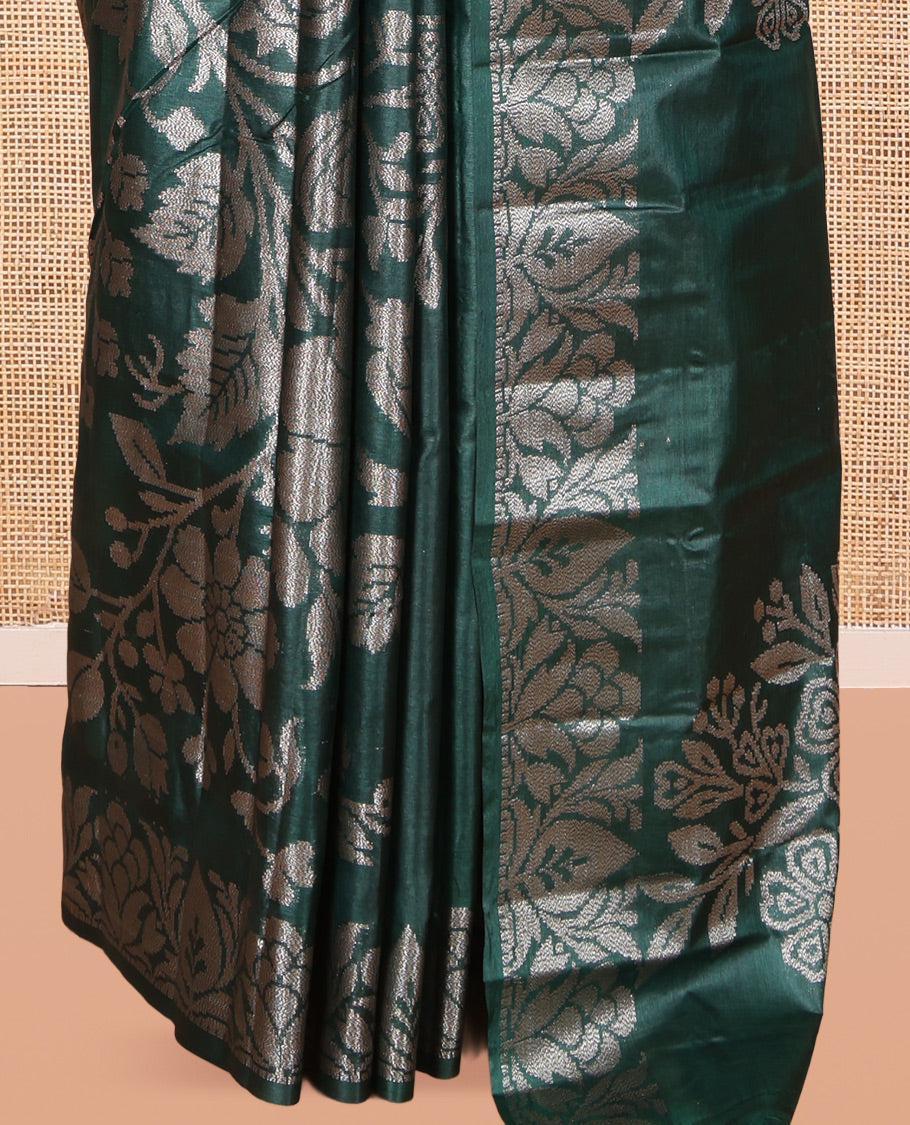 Green Tusser Silk Saree, Delicately Woven with Floral Design, a Zari Border, Floral Pallu, and a Matching Blouse