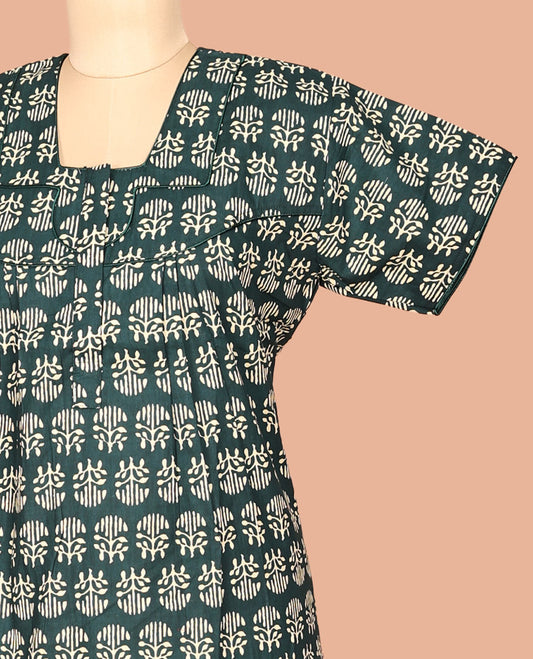 Green Floral Butta Cotton-Blended Nighty