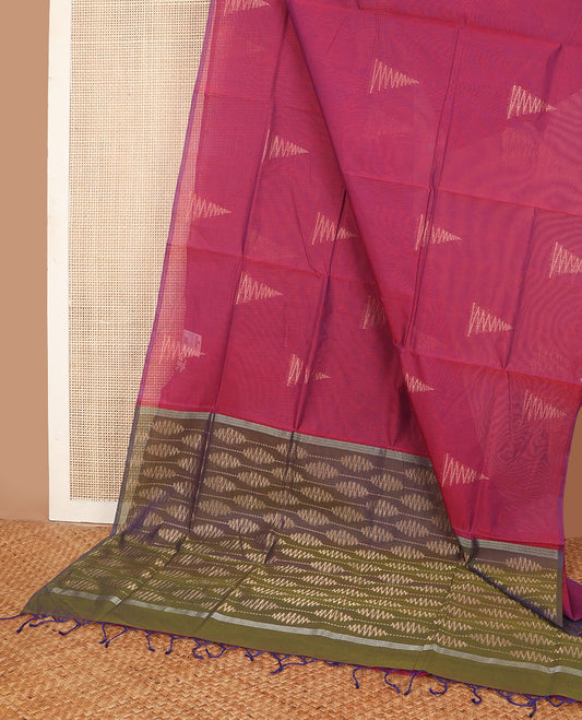 Borderless pink Combatiore cotton saree with triangle buttas, contrast pallu of unique designs