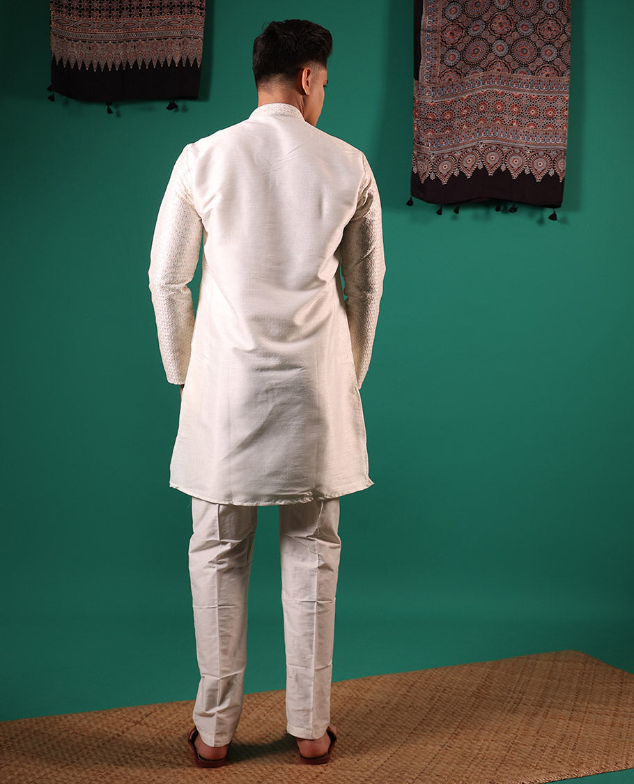 Cream thread and sequins embroidered jaal patterned full-sleeved men's kurta set