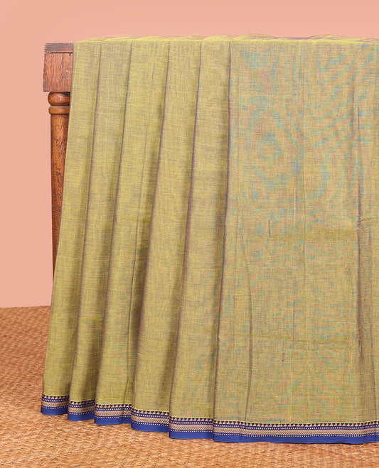 Green Plain Narayanpet Cotton Saree, Complemented by a Contrast Traditional Thread Border, Subtly Plain Pallu, and Paired with a Matching Blouse