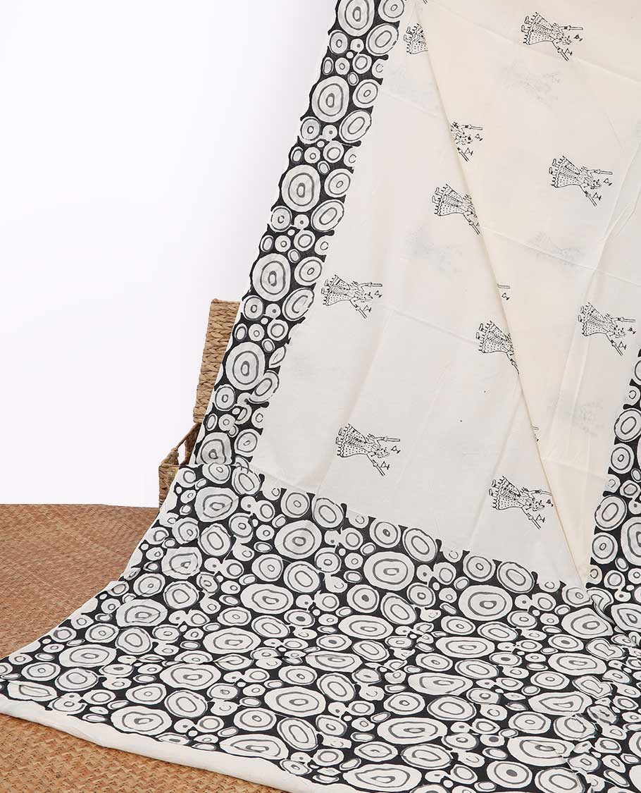 white motifs machine-printed kalamkari cotton saree with self intricate design border & intricate design pallu