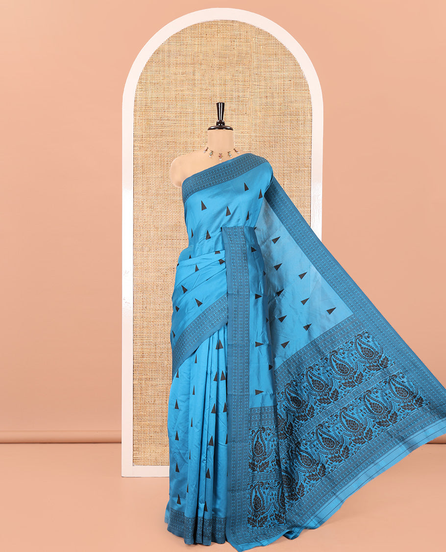 Blue Kanchi Silk Saree, Adorned with Temple Buttas All Over Its Body, Subtly Sparkled With Floral Design Border, Pallu of Paisleys Design, and Paired with a Matching Blouse