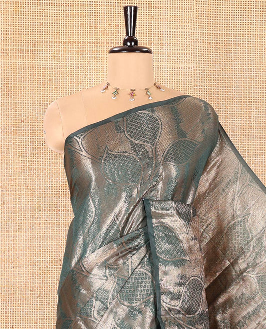 Borderless Green Fancy Matka Silk Saree, Elevated with Gleaming Zari Weave and Leaf Jacquard Designs, Rich Pallu of Chevron Stripes, and Paired with a Matching Jacquard Blouse