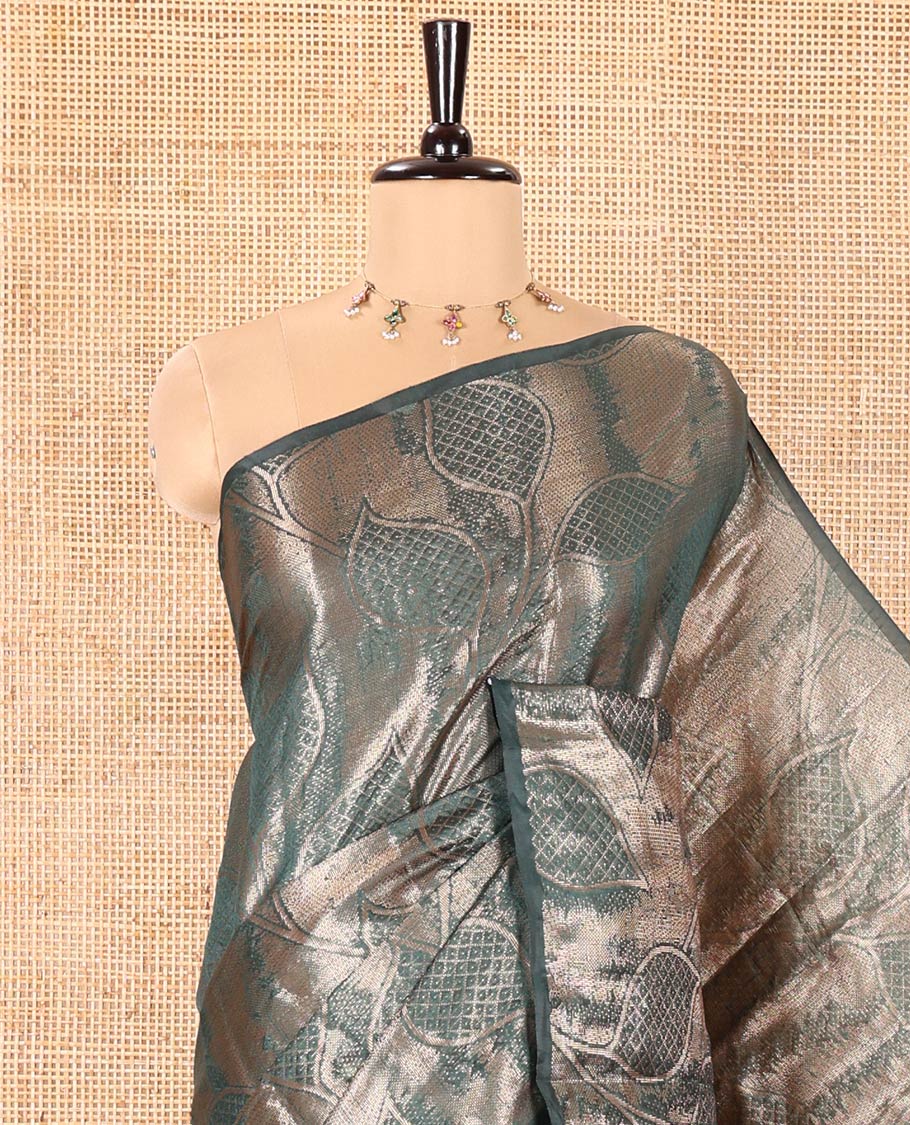 Borderless Green Fancy Matka Silk Saree, Elevated with Gleaming Zari Weave and Leaf Jacquard Designs, Rich Pallu of Chevron Stripes, and Paired with a Matching Jacquard Blouse
