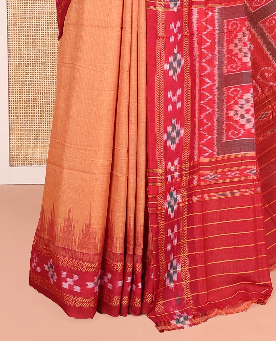 Mustard Plain Odisha Cotton Saree, Complemented by a Contrast Temple Border of Pasapalli Weaves, Pallu Features Intricate Patterns, and Has No Blouse