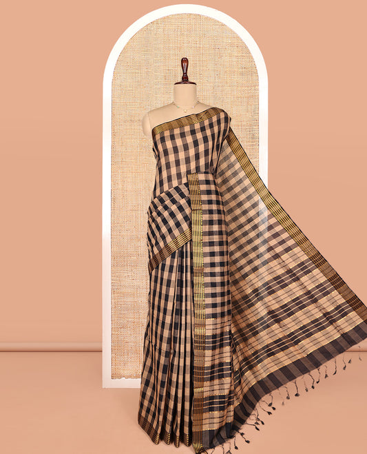 Multi-Color Checked Mangalgiri Cotton Saree, Highlighted by Zari Temple Border, Zari-Striped Pallu, and Paired with a Matching Blouse