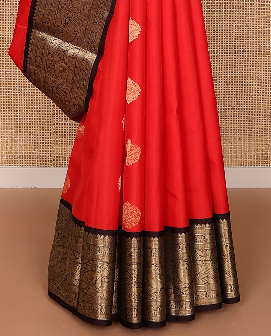 Orange zari mayil buttas silk saree, contrast arumbu manga pallu & border of salngai,muthu,mayil kann,yaanai, kili & kodi visiry