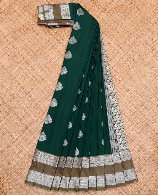 Green Budget Silk Saree, Finely Crafted with Zari Buttas All Over Its Body, Complemented by a Contrast Traditional Zari Rettai Pettu Border, Grand Jaal Pallu, and Paired with a Contrast Blouse
