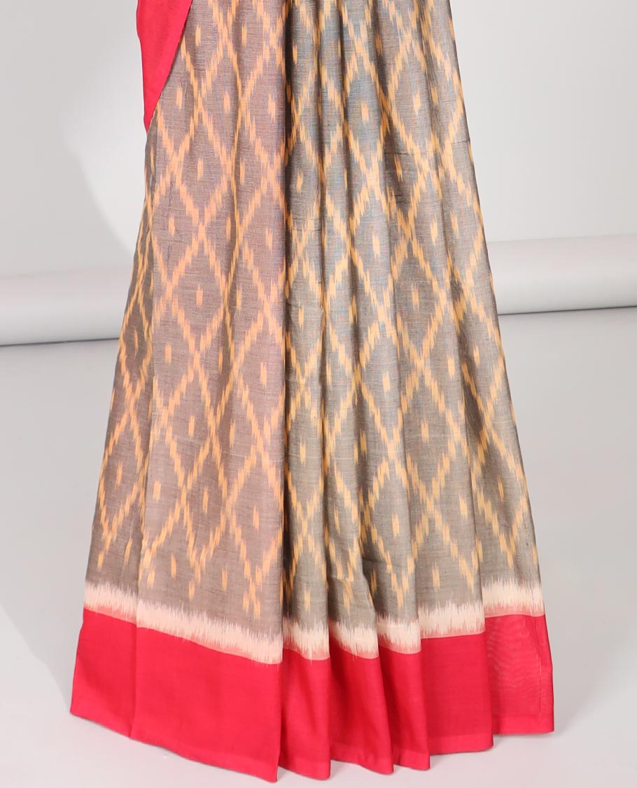 Grey aryle design ikkat cotton sare with contrat plain border & gemonetric design pallu