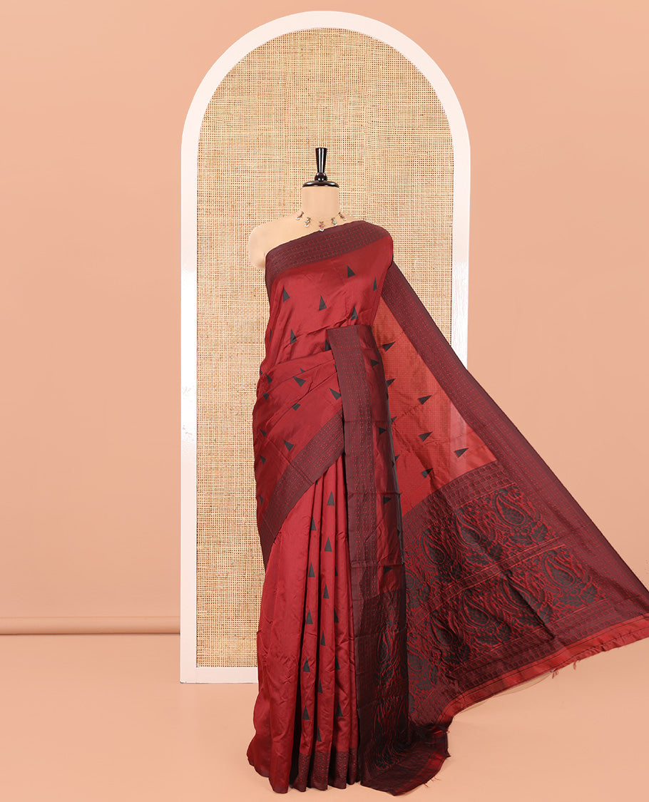 Maroon Kanchi Silk Saree, Adorned with Temple Buttas All Over Its Body, Subtly Sparkled With Floral Design Border, Pallu of Paisleys Design, and Paired with a Matching Blouse