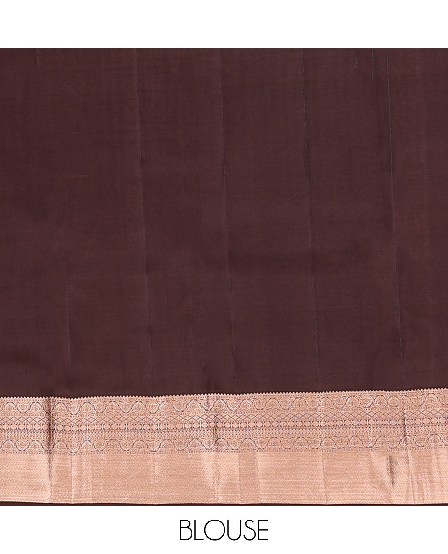Pink striped silk saree, contrast border of rekku, muthu, dhavana kodi, diamond, rudraksham, neli, vanki design & jaal pallu