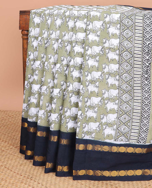 Green pichwai printed sungudi cotton saree with contrast double pad, rudraksh border