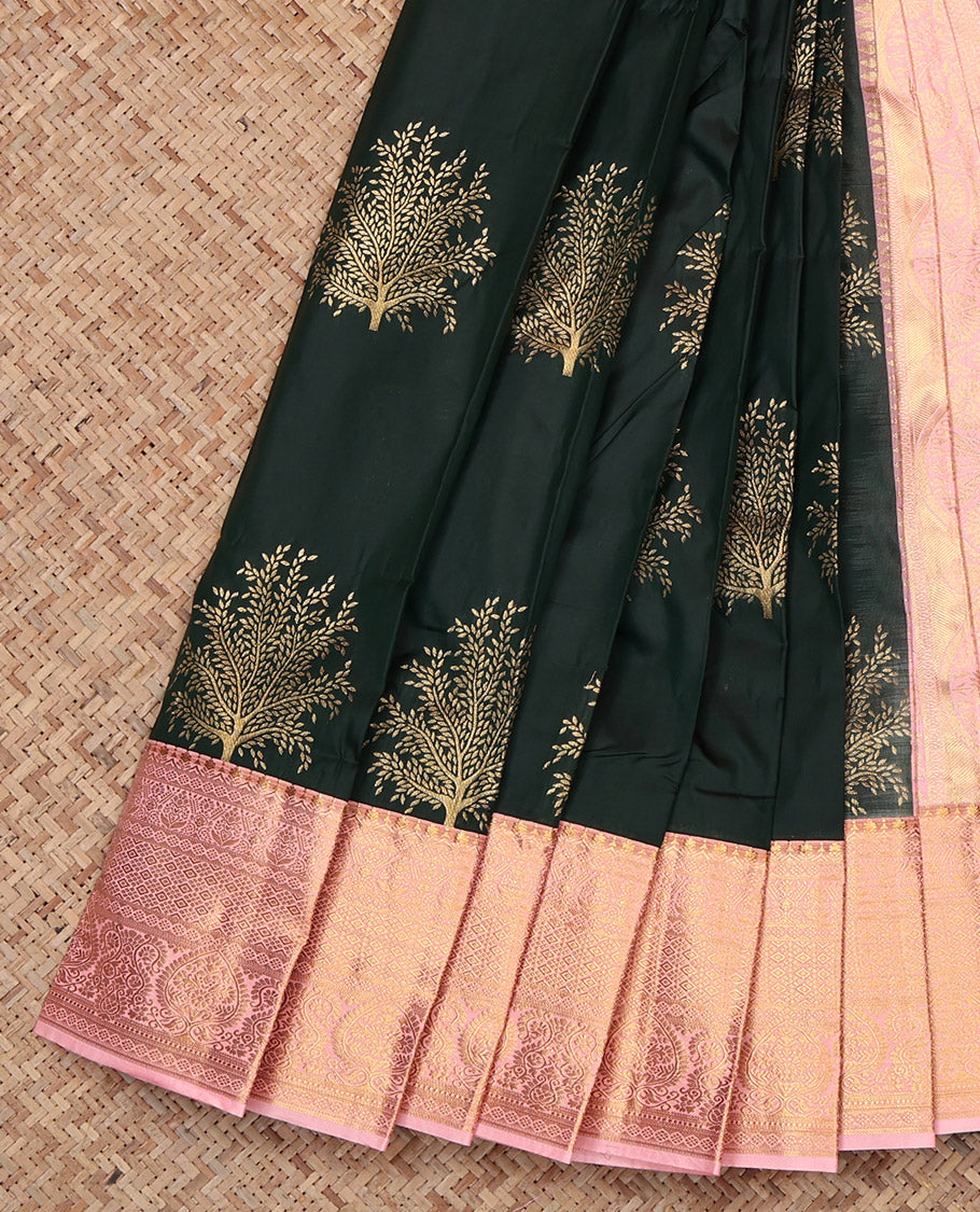 Green Budget Silk Saree, Finely Woven with Floral Buttas, Contrast Traditional Zari Border, Grand Pallu, and a Contrast Blouse