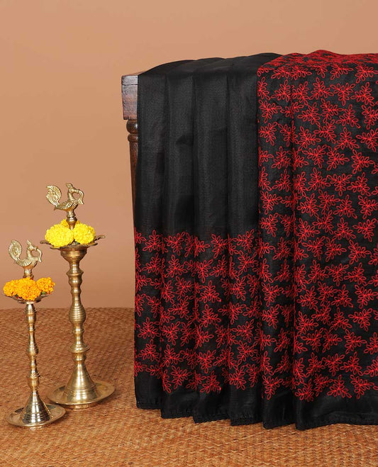 Black plain kotta cotton saree with lace border & thread embroidery pallu along with plain blouse