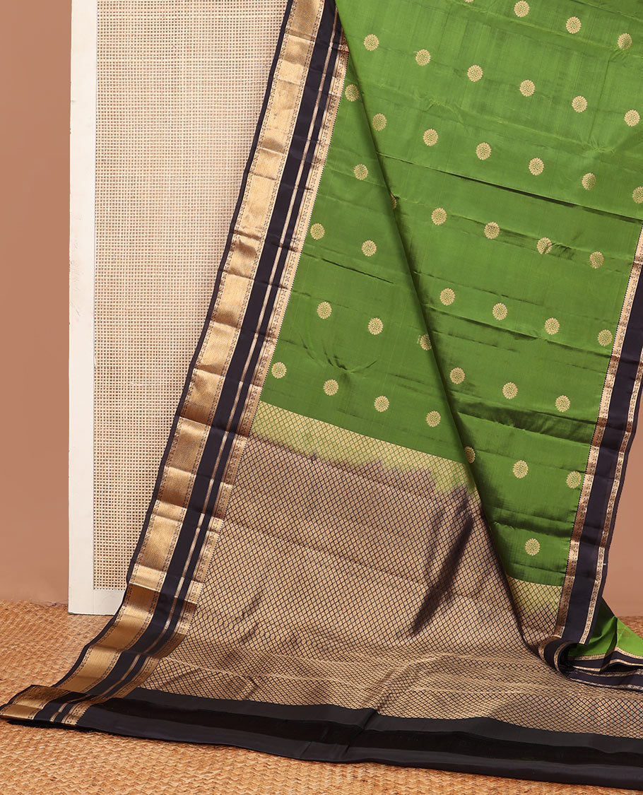 Green chakram zari buttas Vasundhara silk mix saree, contrast rettai pettu border of thilakam,banaras,rudraksham & manga & jaal pallu