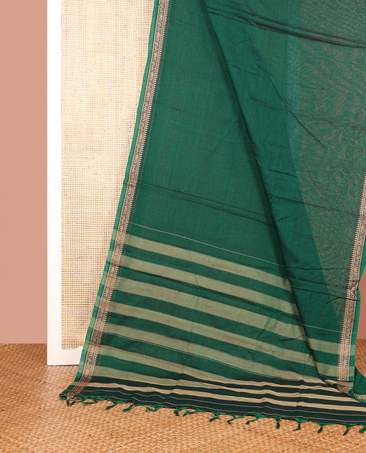 Green Plain Narayanpet Cotton Saree, Complemented by a Contrast Traditional Thread Border of Peacock and Elephant Designs, Vibrant Pallu, and Paired with a Matching Blouse