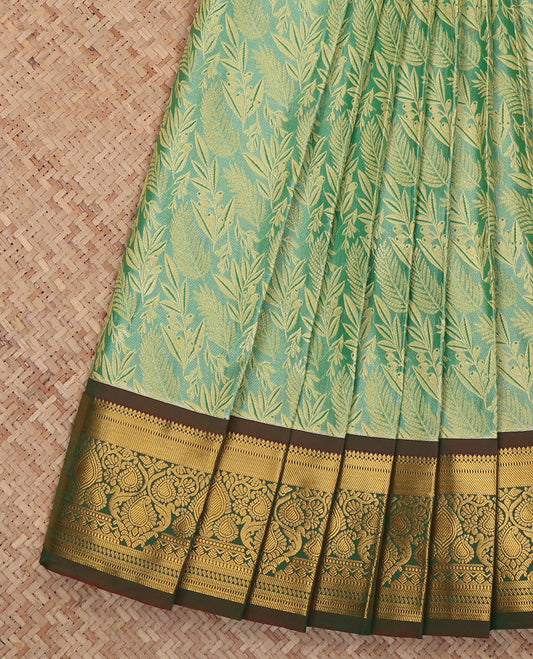 Green Budget Silk Saree, Bedecked with Jacquard Design, a Contrast Traditional Zari Border, Grand Pallu, and a Contrast Blouse
