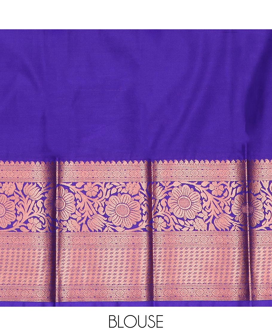 Green jacquard gift saree, contrast traditional zari border, and pallu of thilakam designs