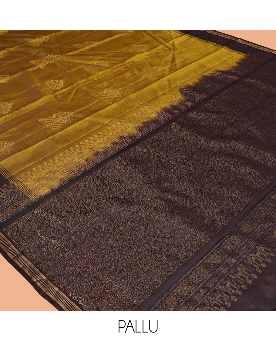 Green Mayuri Lite Silk Mix Saree, Subtly Enriched with Zari Buttas, Complemented by a Contrast Border, Geometric Pallu, and a Contrast Blouse